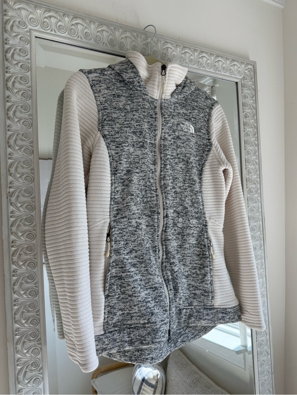 The North Face Indie Insulated Parka Hoodie Cream Size Small